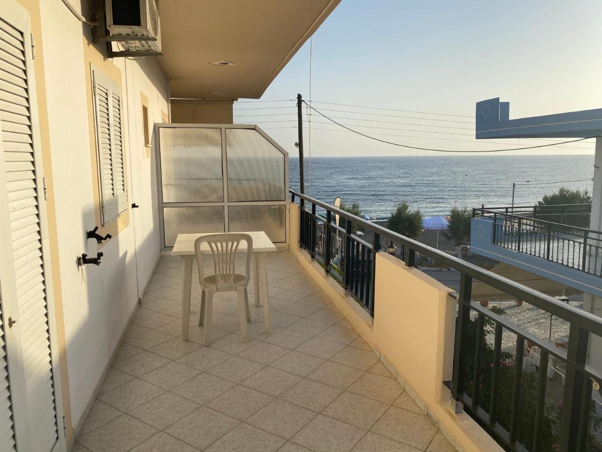 Sindonia Beach Apartment'S Pszarí Foráda Kültér fotó